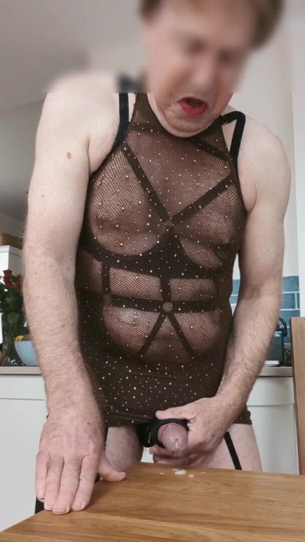 Bellhead: One minute lingerie fun
