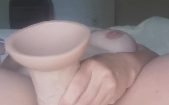 Mumi05: My Favourite Dildo