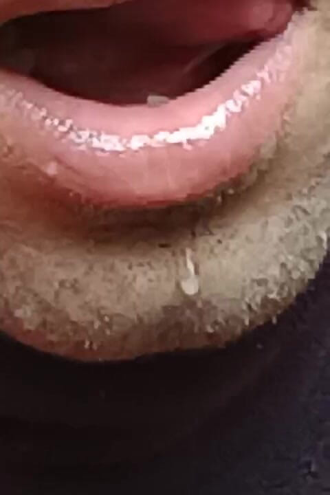 Gangbang straight: Ağız oynarken bir gece sert sikişiyor