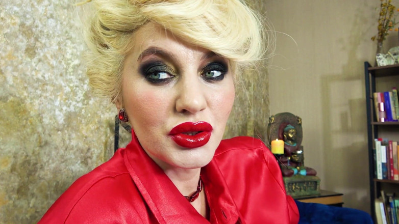 Goddess Celine: Dominare feminină