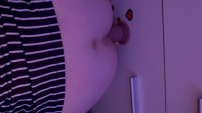 Naomi Pink: 내 마누라를 따먹는 딜도