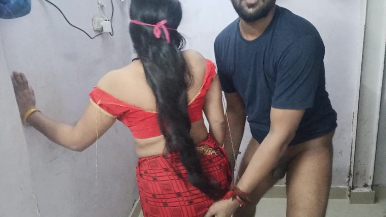 Hindi-Sex: Caldo e romantico desi coppia sesso - milf indiana ultra sexy...