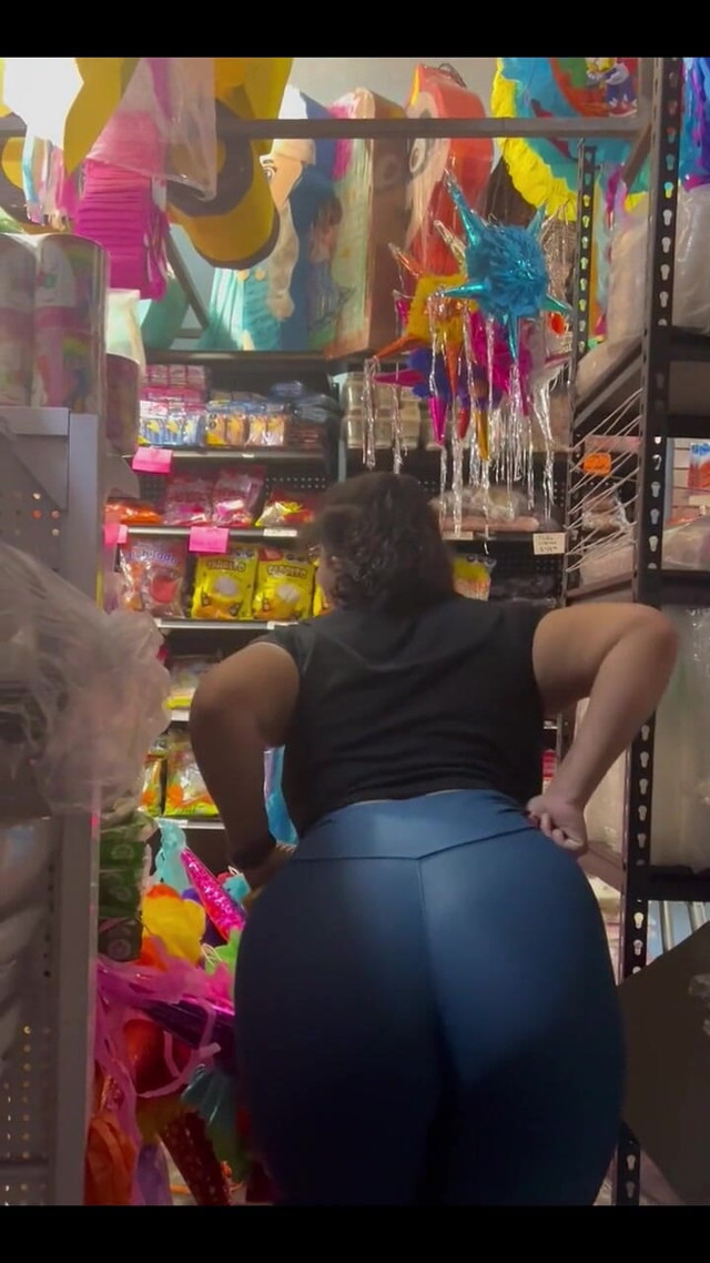 Pinata Shopping (Christian Valles) Pinata Shopping (Christian Valles)
