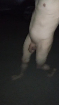 Nackt auf der straße gehen