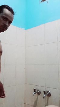 Puja Bhabhi douche