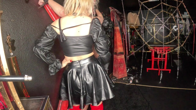 Queen_of_BDSM: Mistress Saskia tests threshold of her slave.