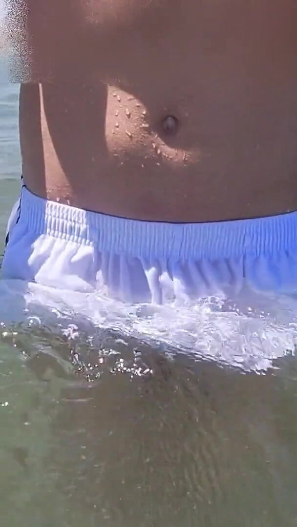 People on the Beach Freak Out When I Get Wet in Shorts (Coolboby)