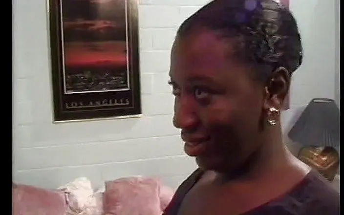 Butt Paradise: Horny white dude gets to bang a curvy black slut...