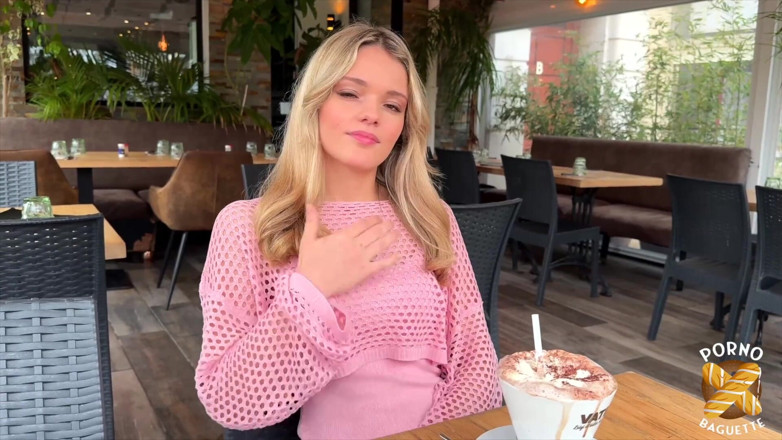 Porno Baguette: Jade, guapa rubia, ¡es follada por el culo!