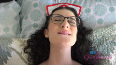 ATK Girlfriends: Ta nouvelle infirmière Lyra est là pour un traitement