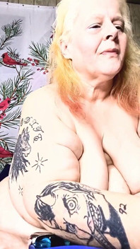 Kızlar bile seni boşaltmak için porno izliyor büyük dumdum