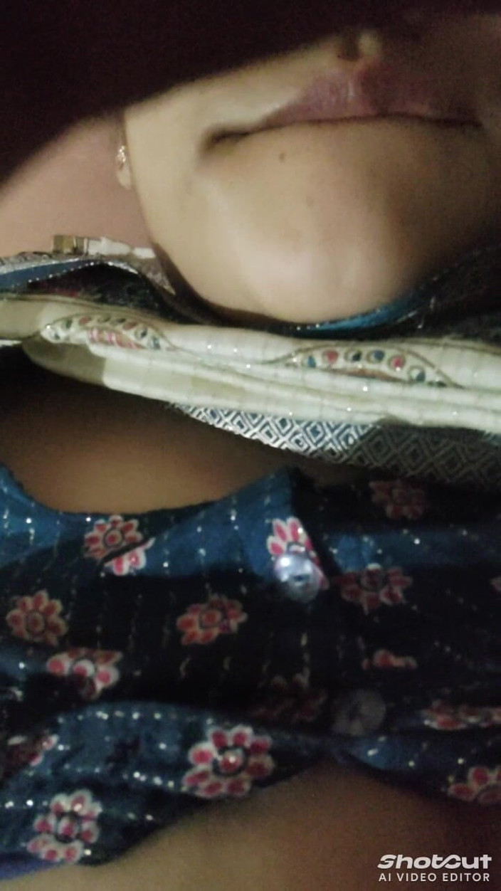 Dr_doom21: Молочні цицьки бхабхі Джі, пизда дезі бхабхі Джі