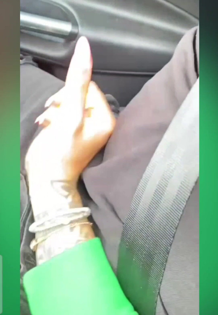 Only Owain: Sụt cu trong xe hơi với lượng tinh khổng lồ