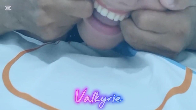 Valkyrieandluigy: Mamada Garganta Profunda Latina