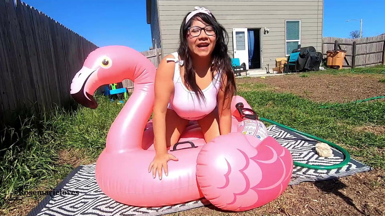 RosemarieLoves: 젖은 흰색 바디수트 바깥쪽과 발