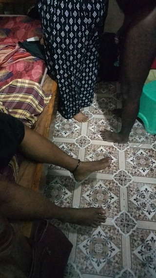 Tamil lesbian: Горячий разговор касания