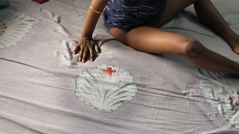 Xtra hot001: Lerares neukt haar studenten daar thuis, eigengemaakte seksvideo's