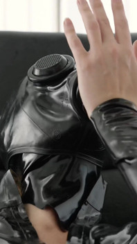 Solo-gasmask-spiele in der gummi-klinik, teil eins