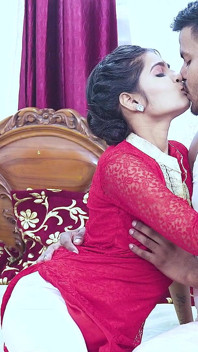 Une fille vierge desi du sud de l’Inde se fait sodomiser pour la première fois et éjaculer sur le visage