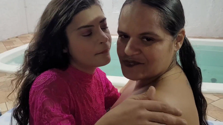 Paty Bumbum: 나는 내 검은 자지를 이웃집의 보지에 집어넣었다