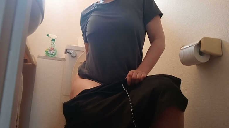 Mayumi Kanzaki: Odświeżenie się w toalecie
