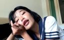 Emma Thai: Emma Thai doet een sletterige studente liveshow