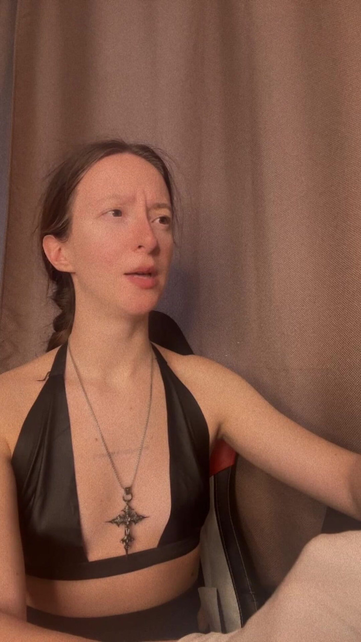 Skinny_lady69: Kontrola zadku