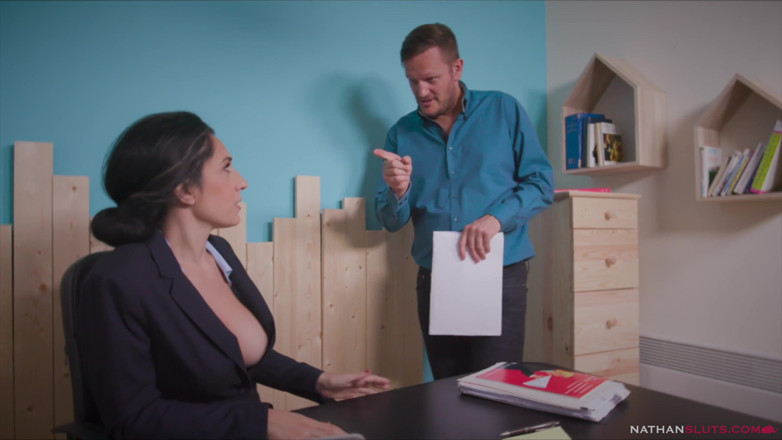 Nathansluts: Der gut bestückte Ian Scott zerstört das arschloch seiner managerin...