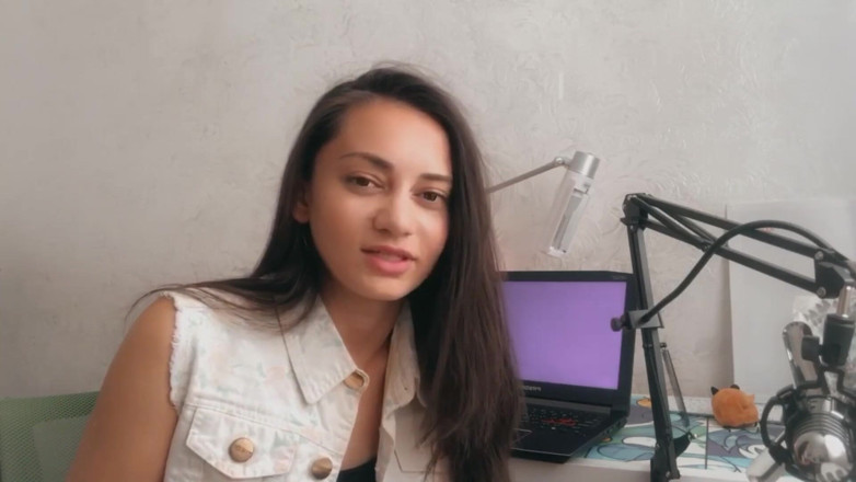 Malati Sex Education: Mój pierwszy lesbijski pocałunek