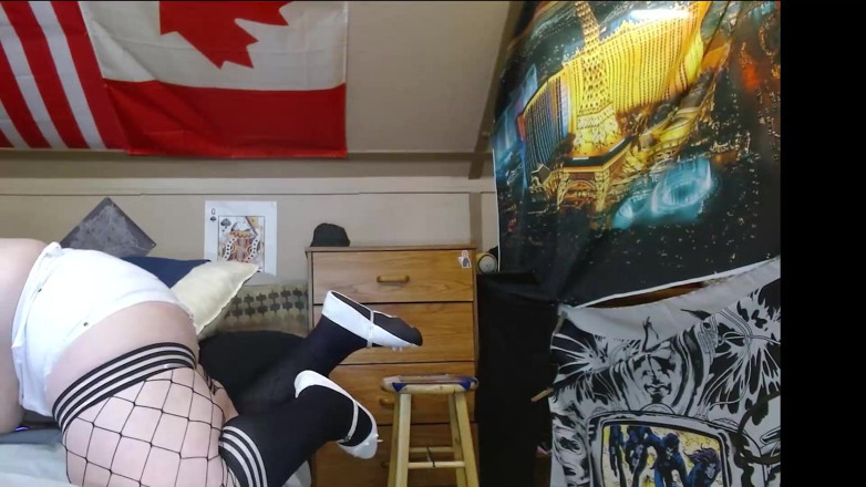 CosmicJones88: 太った白人のシシービッチが踊り、BBCの上司たちに大きなお尻を踊らせる