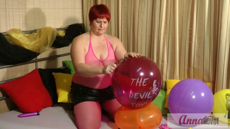 Anna Devot: Annadevot - Popping balloons - Fetish video