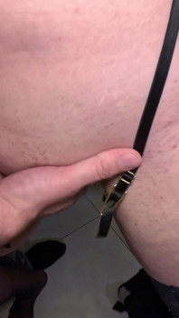 The Squirtmaster Strikes! 6 Squirts from 2 Hot Ladies!