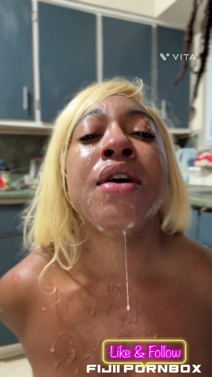 Fijii pornbox: Vì vậy, cha dượng của tôi phát hiện ra tôi...