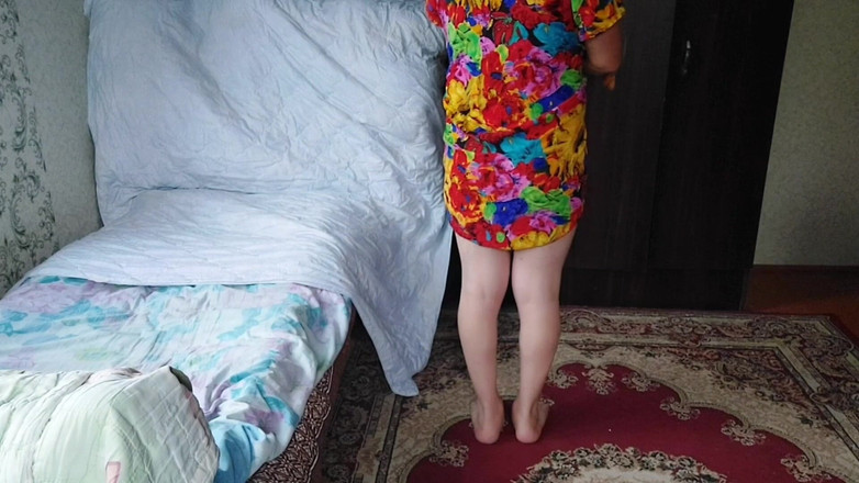 Kitty_Cross: Heiße blume minikleid heißer ladyboy solo-tanz, striptease mit dickem hintern,...