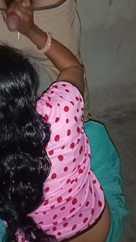 Estou fodendo duro minha meia-irmã, minha madrasta surpresa! Indiana meia-irmã e meio-irmãos