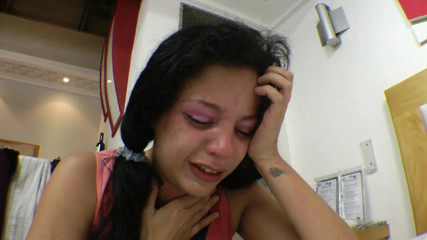 FetishKing: Golpe de pies peligroso por Bruna