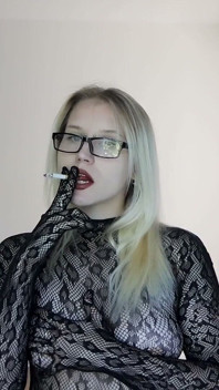 Ashtraygirl