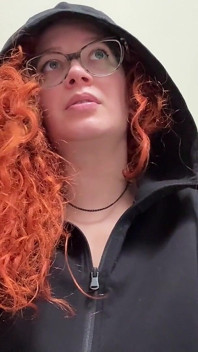 Gehandschoende psychopaat seriële Executrix heeft je op haar hand pov