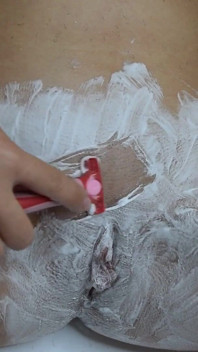 Shaving a Pussy with a Trimmer and a Razor! Closeup!