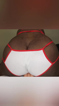 Costume d’étudiante coquine ou costume d’infirmière coquine ?