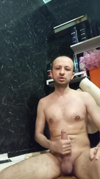 A Naked Man Jerks off His Big Dick in the Bathroom.