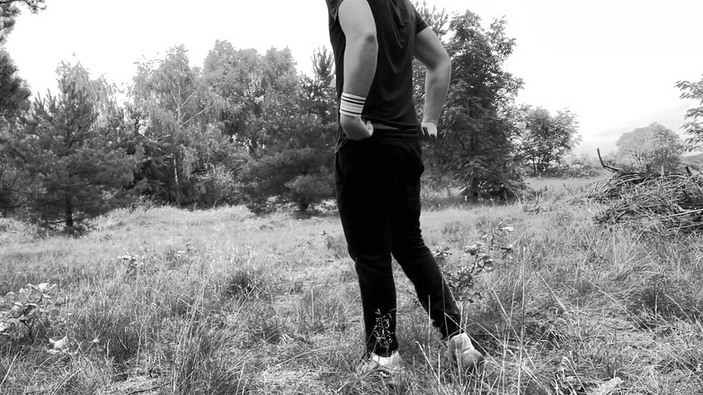 Apomit: Pokazuję swoje ciało na zewnątrz. ktoś mnie zobaczył!