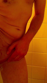Penetração longa com um vibrador.