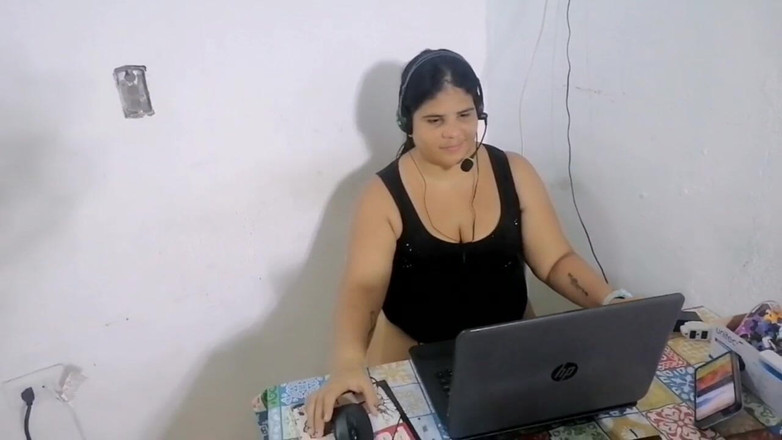 Adribella69: 一人でマスターベーションし、美味しい噴射