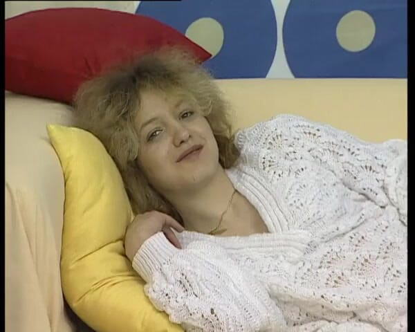 YOUR FIRST PORN: Kleine Lydia Zeigt was Sie Kann - Kleine Lydia laat zien...