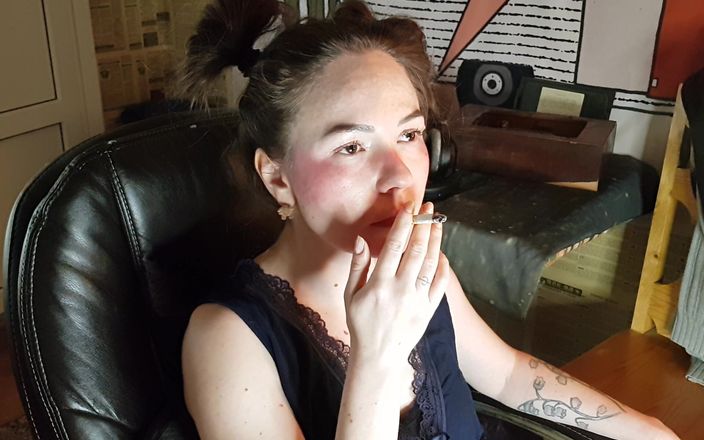 Blowjobs Alice: Step daughter who smokes a lot