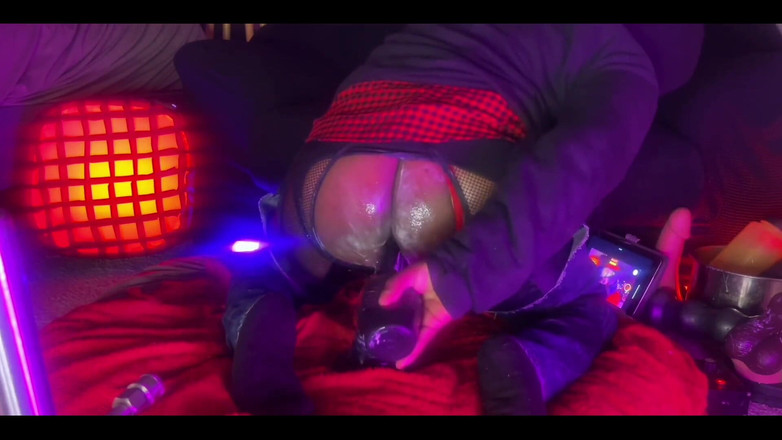 DipsoDeep: ディルドで大きなお尻をマスターベーション