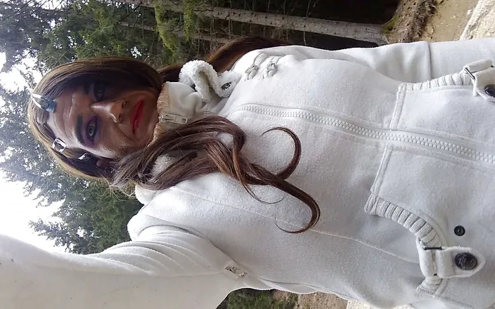 Lilicross: Alone in the midle of nowere