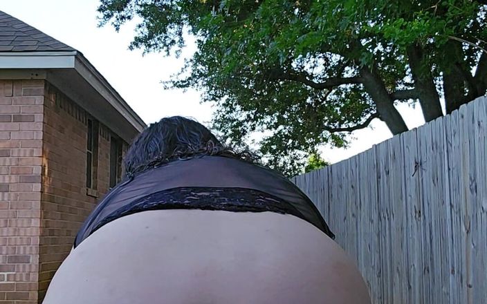Shy studios: Unmasked BBW masturbates in lingerie and heels in backyard with...