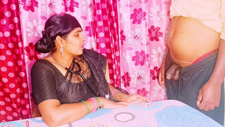 Telugu honey lips: Un docteur indien du sexe baise une patiente à grosse bite...